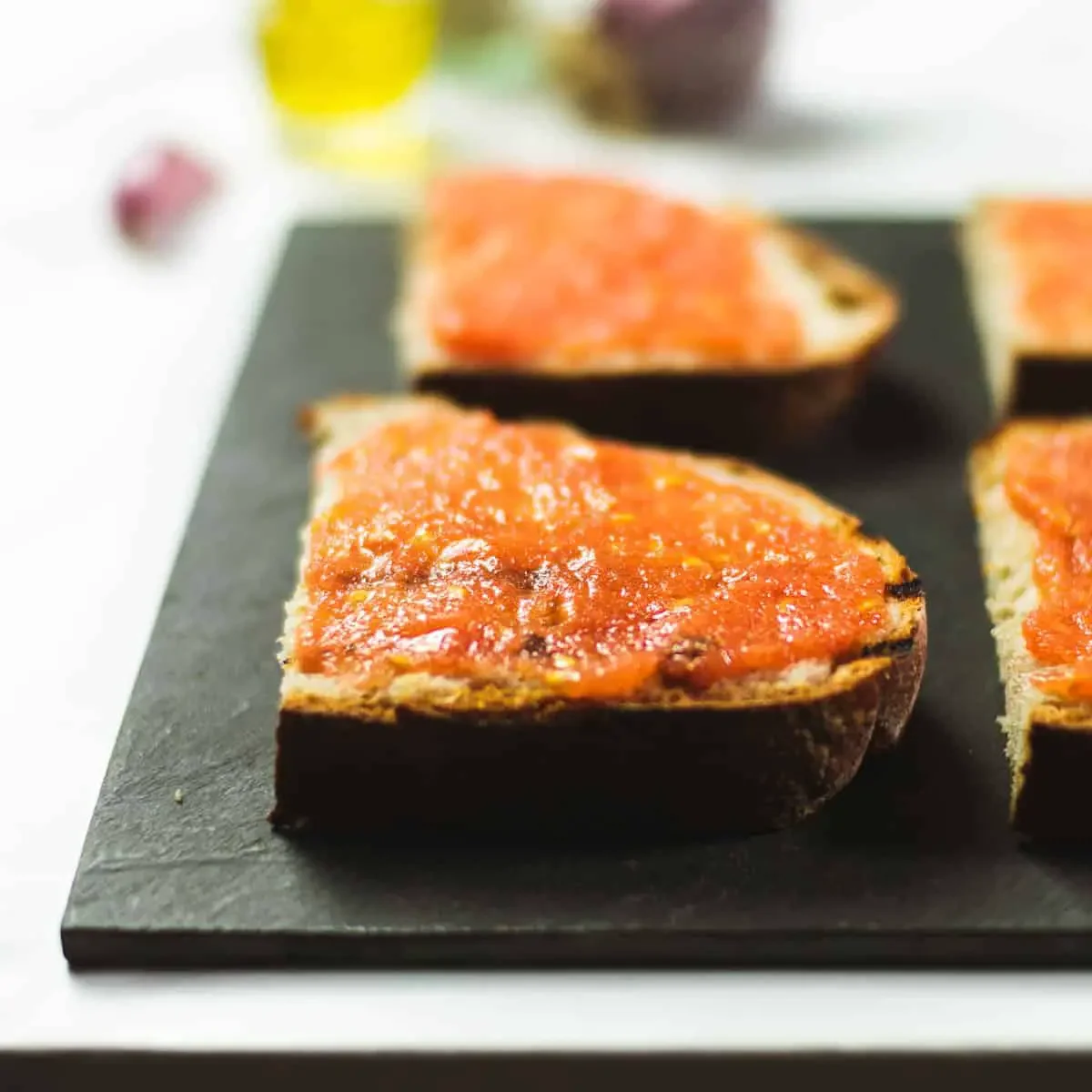 Easy Spanish Bar Snack Recipe: Pan con Tomate