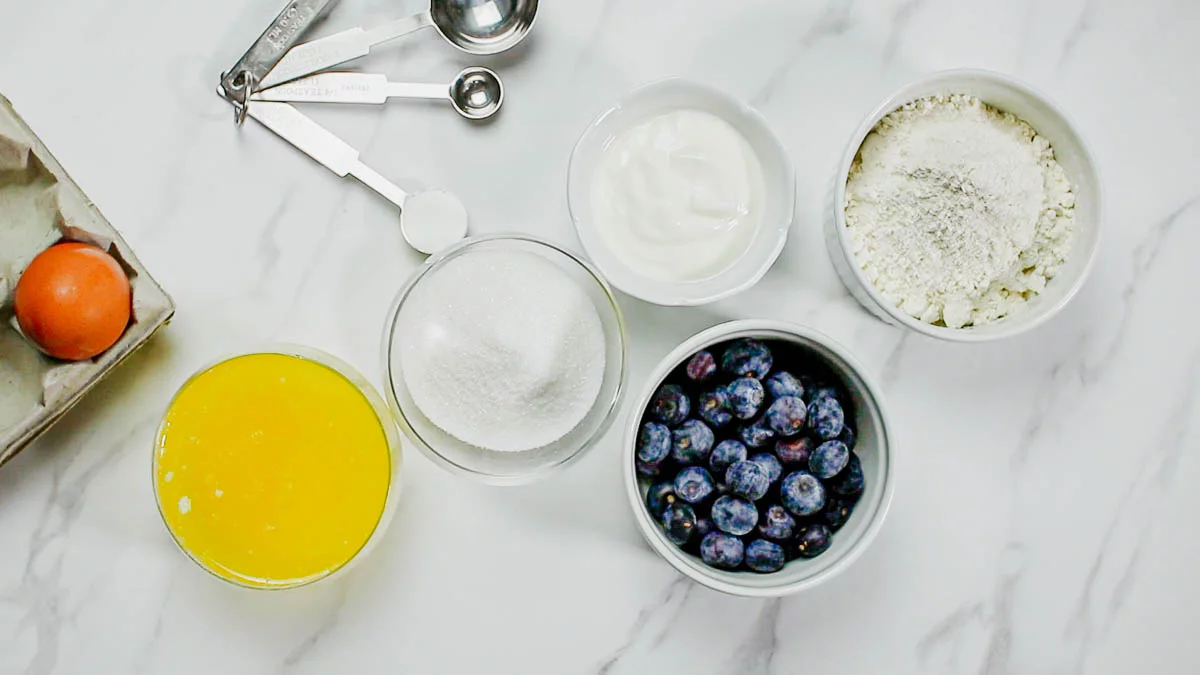 Cream Cheese-filled Blueberry Muffin  　 Ingredients