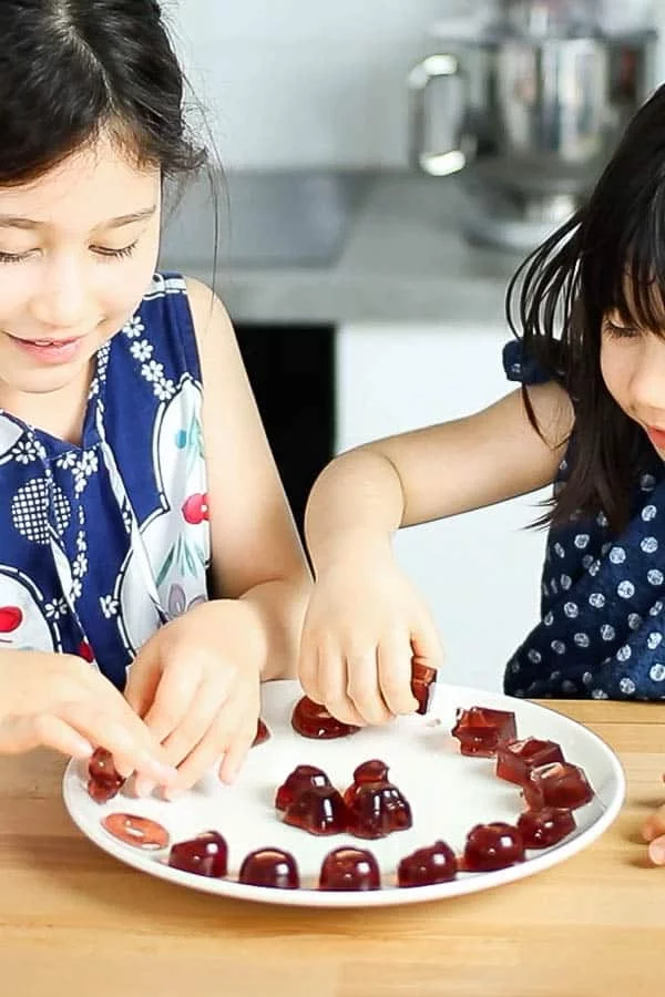 【子供と作るお菓子】ジュースで作るグミ！