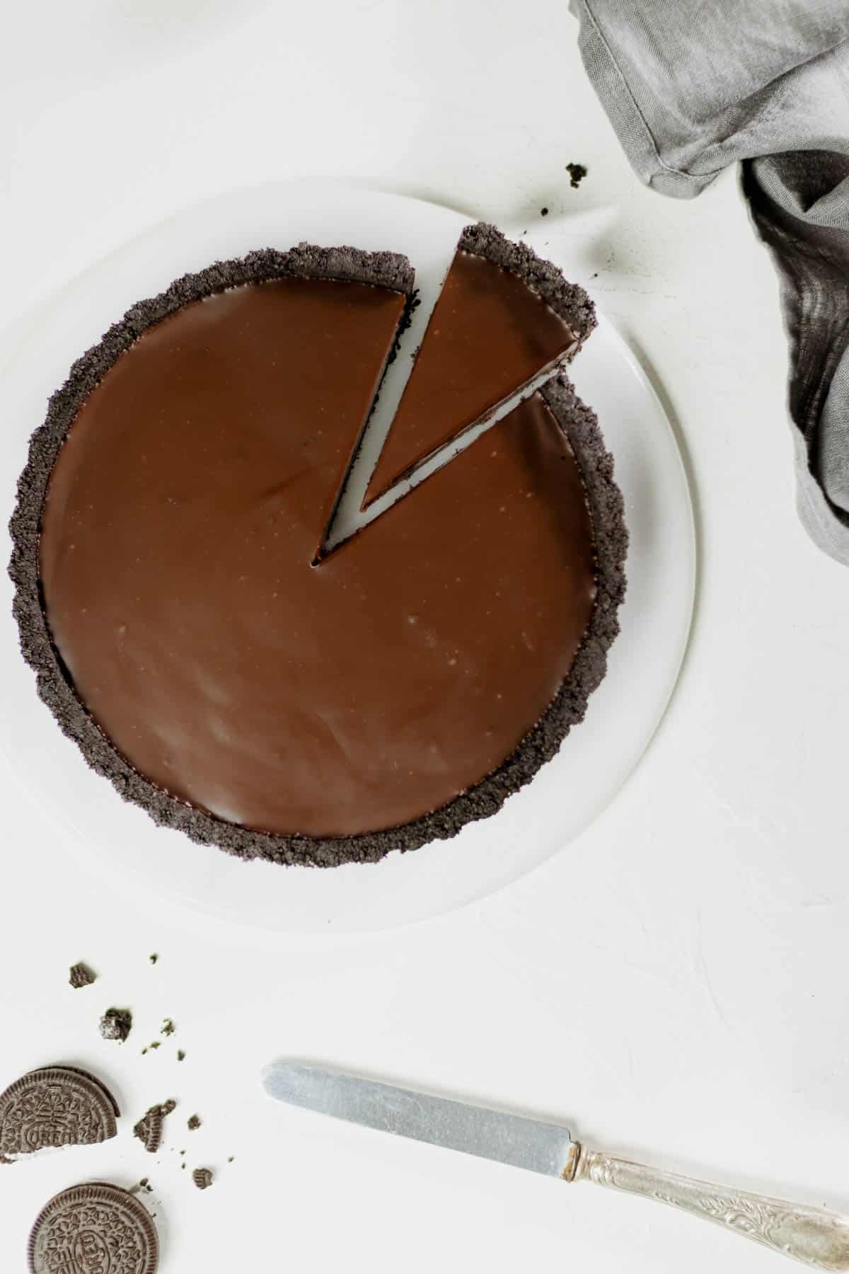 4-Ingredient No-Bake Chocolate Tart Recipe