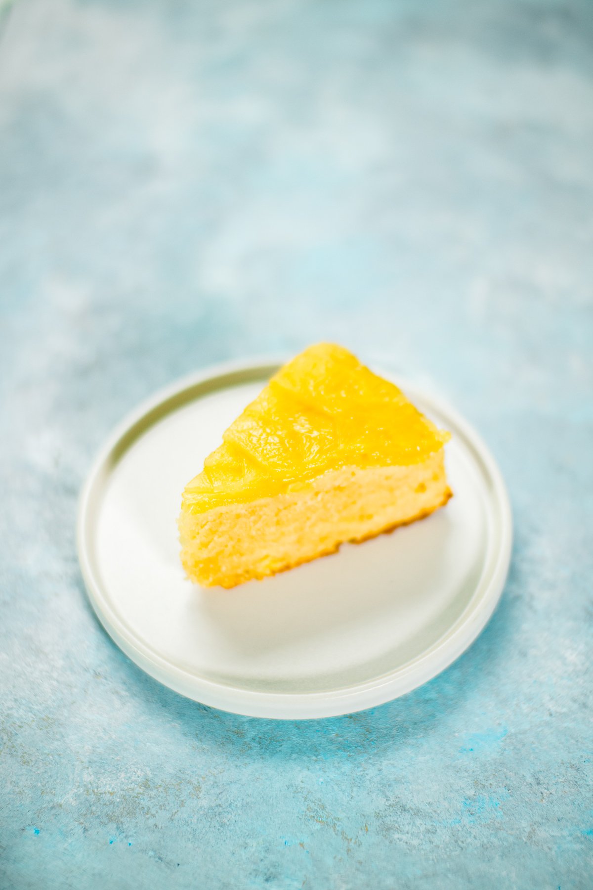 パイナップルのアップサイドダウンケーキ｜しっとり＆ジューシーな夏のケーキレシピ