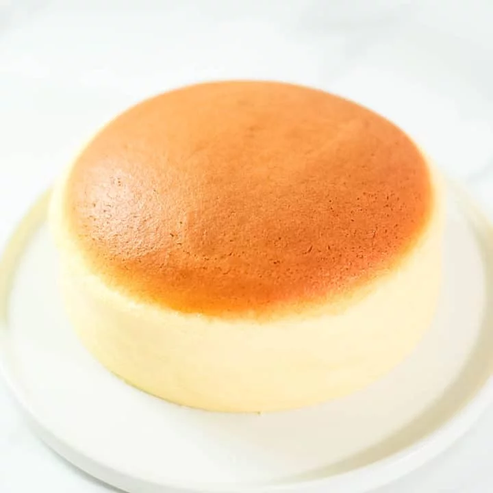 ふわふわスフレチーズケーキの作り方【失敗しない・割れないコツ】